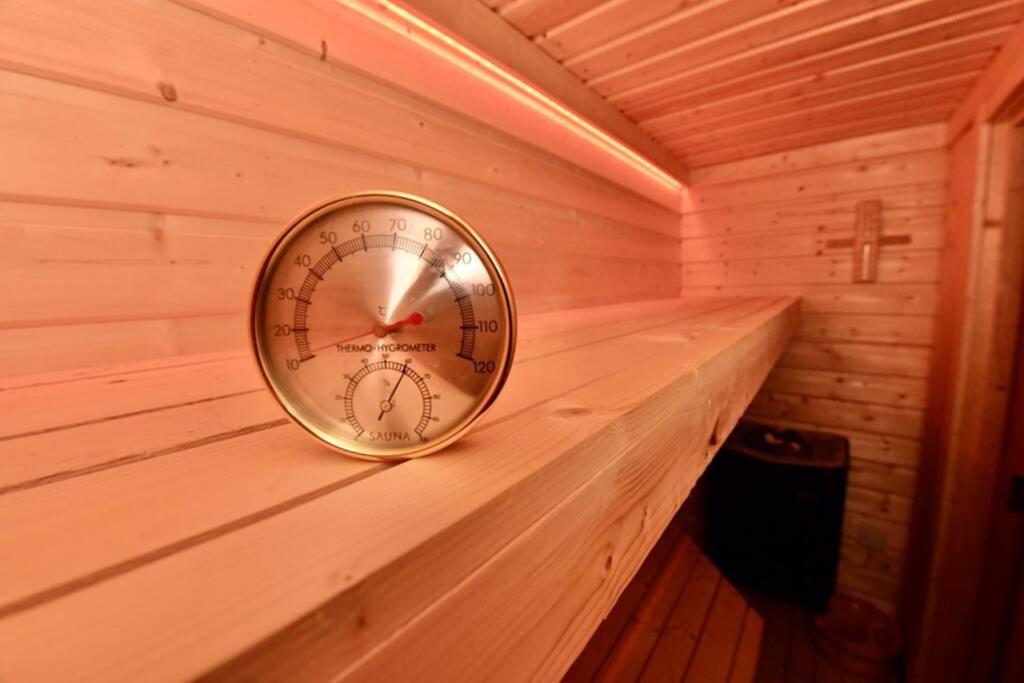 Dungiven Flanders Loft Luxury Apartment With Sauna מראה חיצוני תמונה